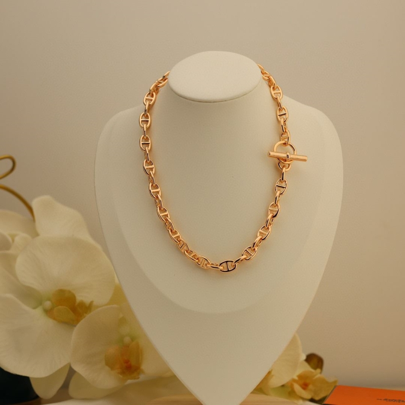 H**me5 necklaces